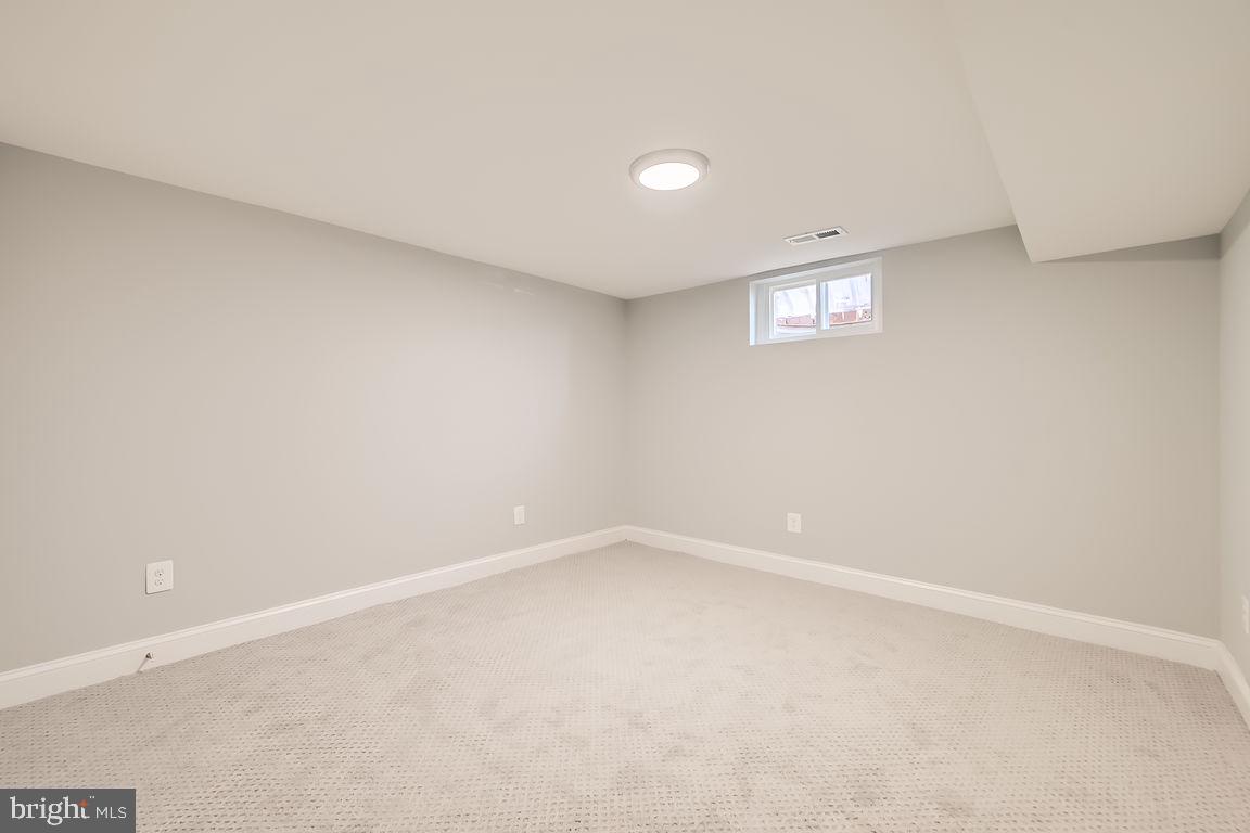512 STEVENSON LANE