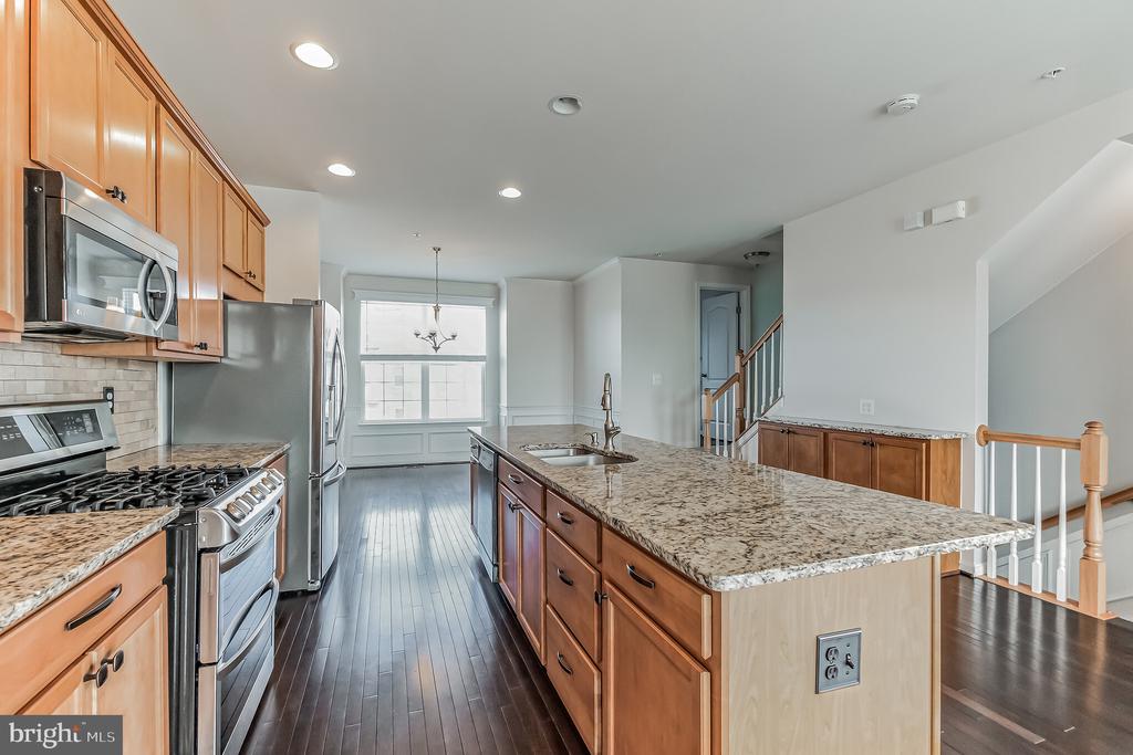 7652 TOWN VIEW DRIVE