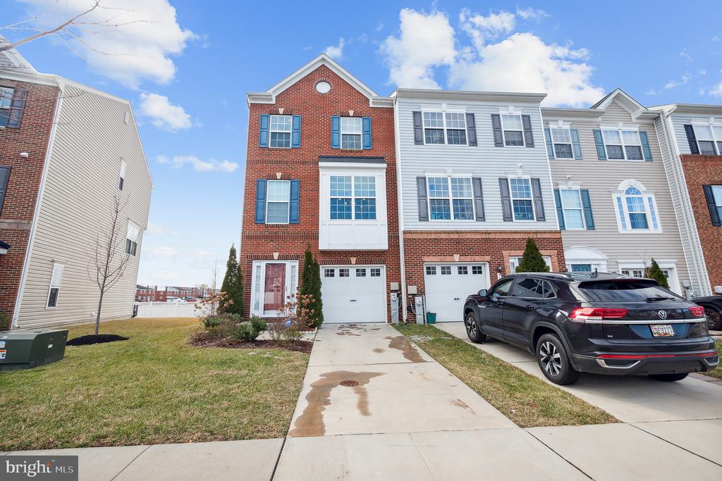 7652 TOWN VIEW DRIVE