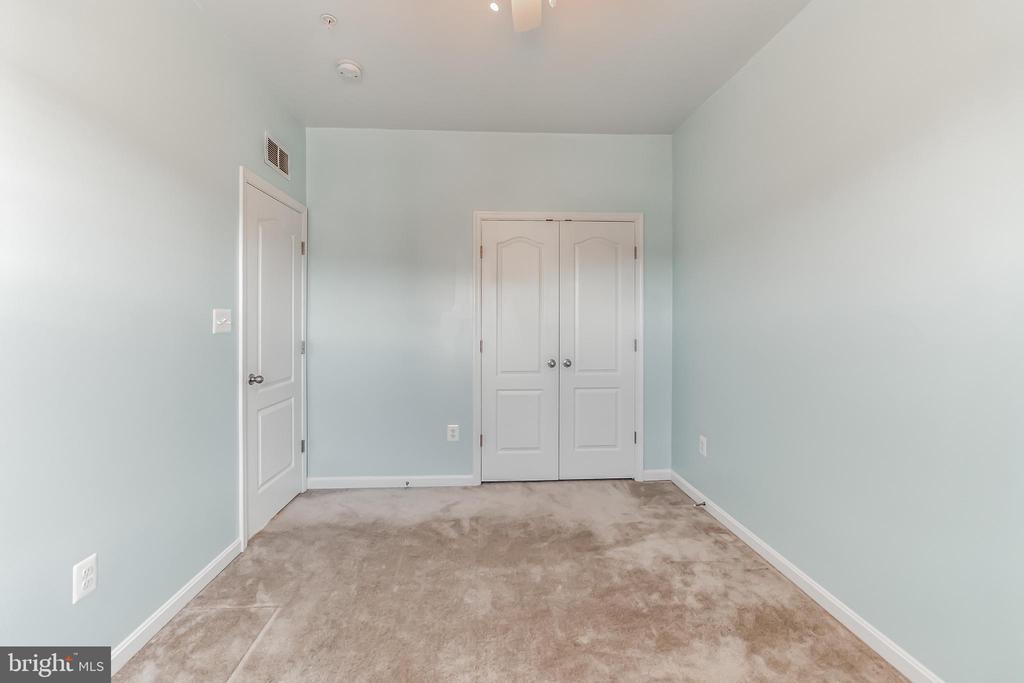7652 TOWN VIEW DRIVE