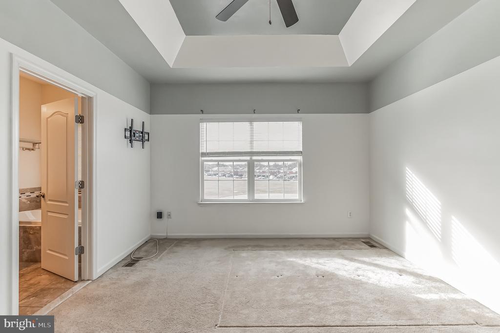 7652 TOWN VIEW DRIVE