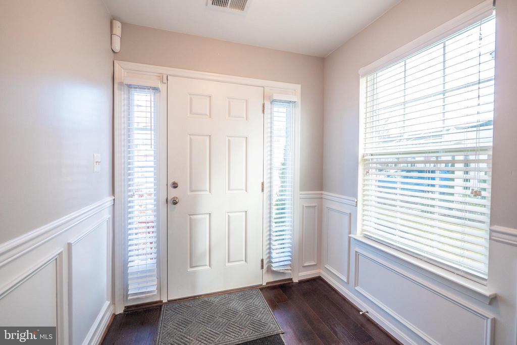7652 TOWN VIEW DRIVE