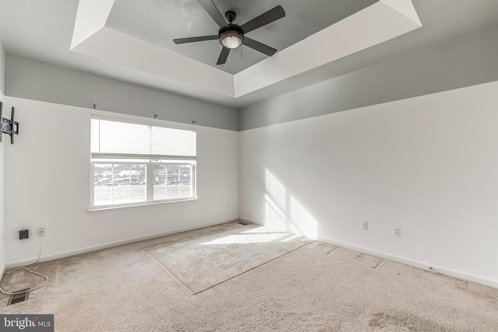 7652 TOWN VIEW DRIVE