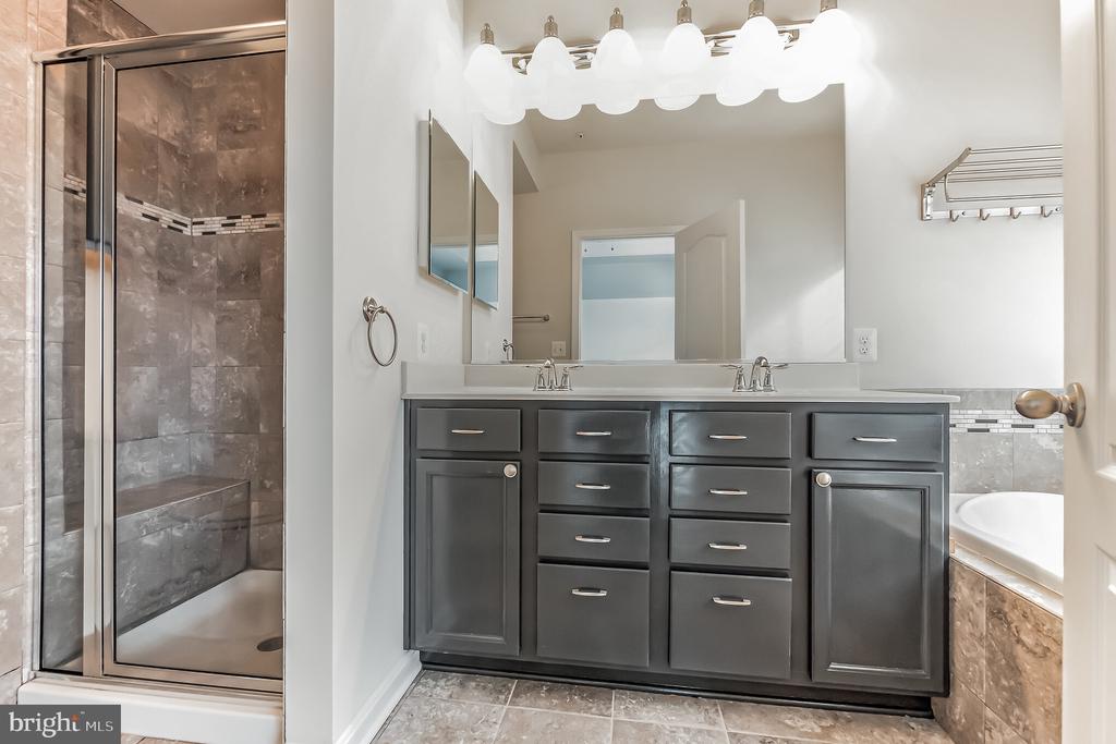 7652 TOWN VIEW DRIVE