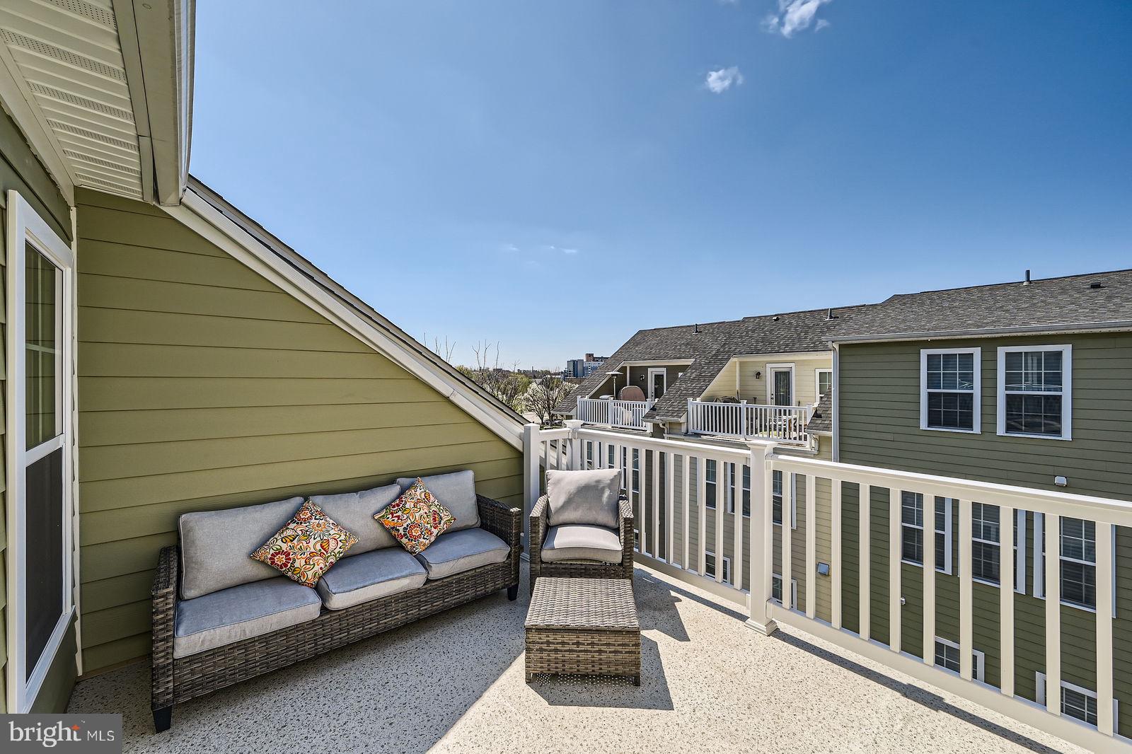 423 E JEFFERSON AVENUE