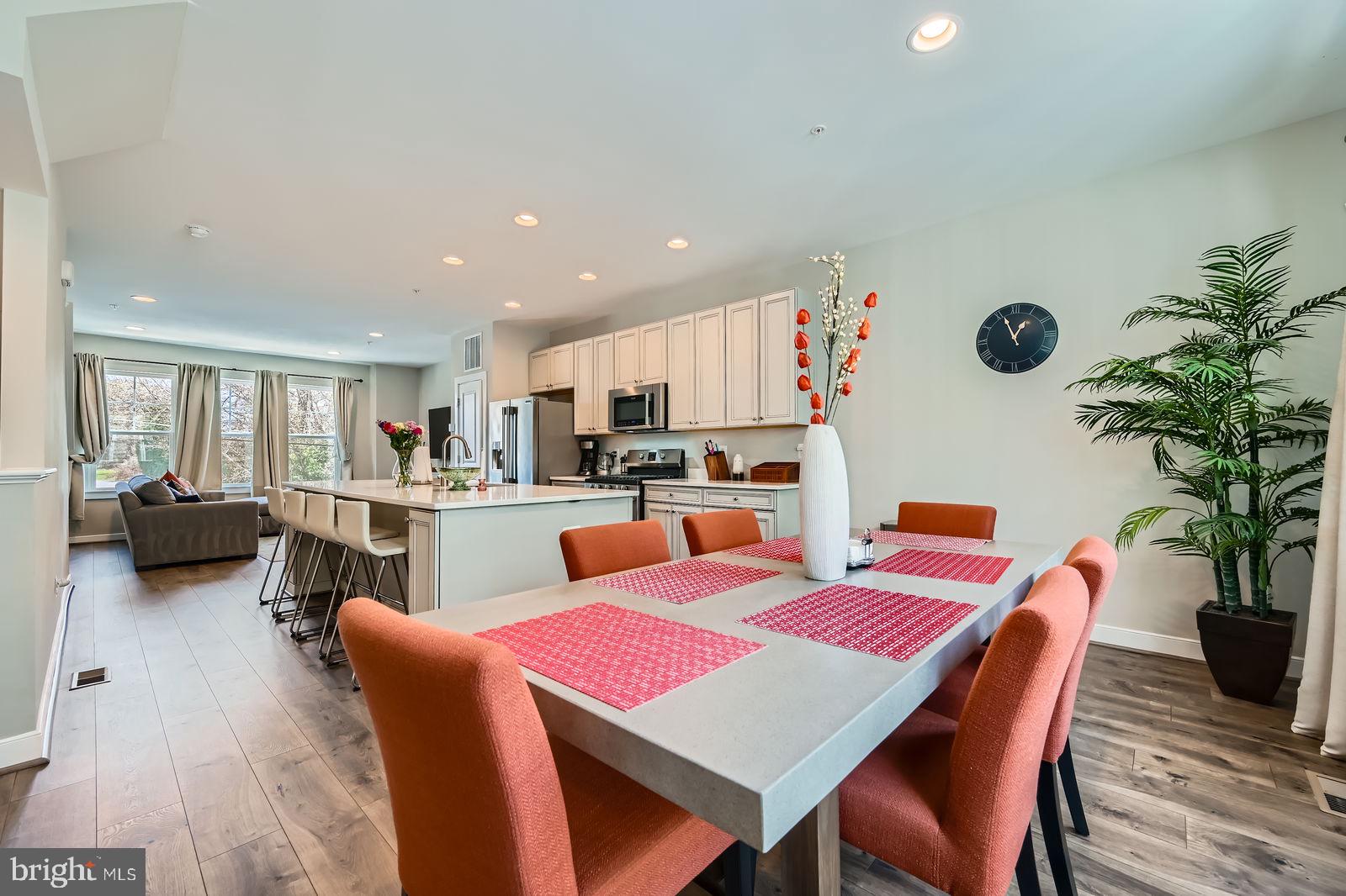 423 E JEFFERSON AVENUE