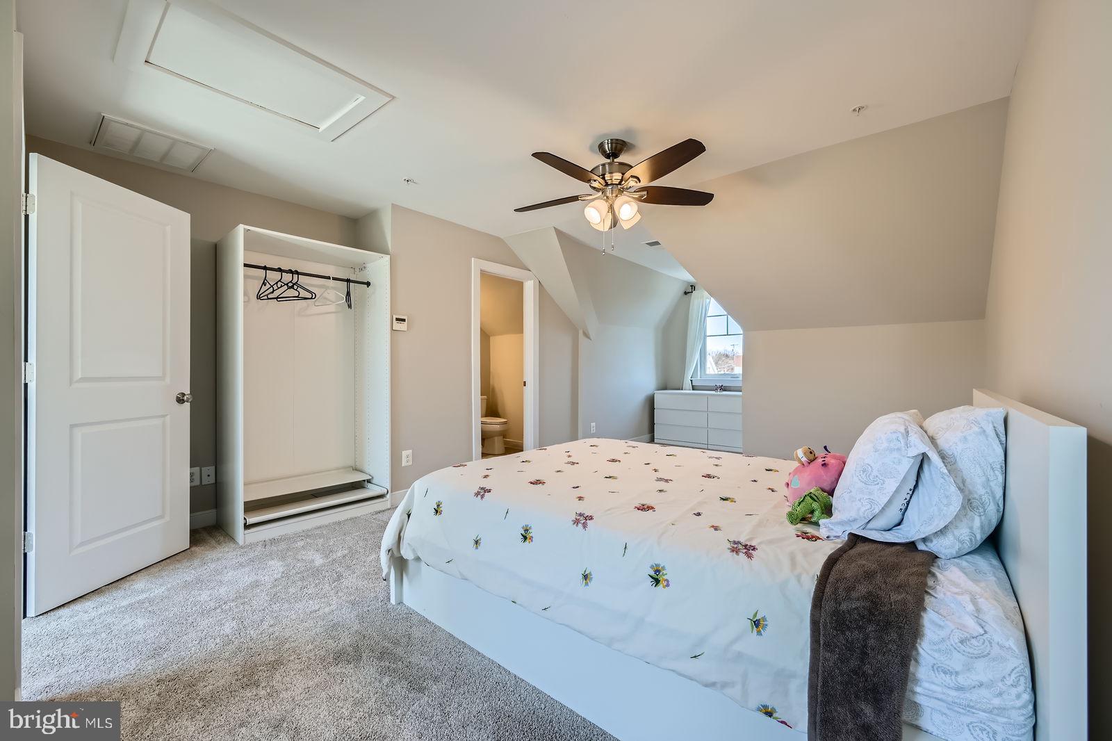 423 E JEFFERSON AVENUE