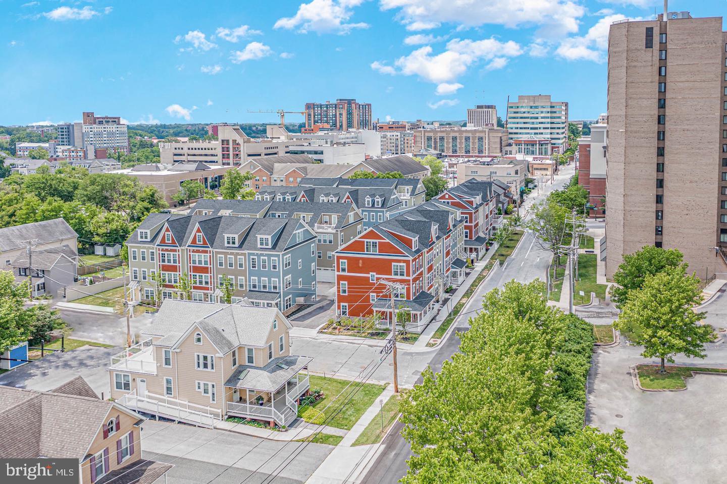 423 E JEFFERSON AVENUE