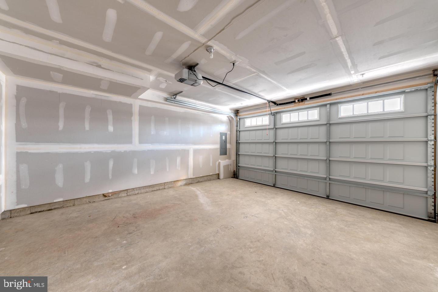 423 E JEFFERSON AVENUE