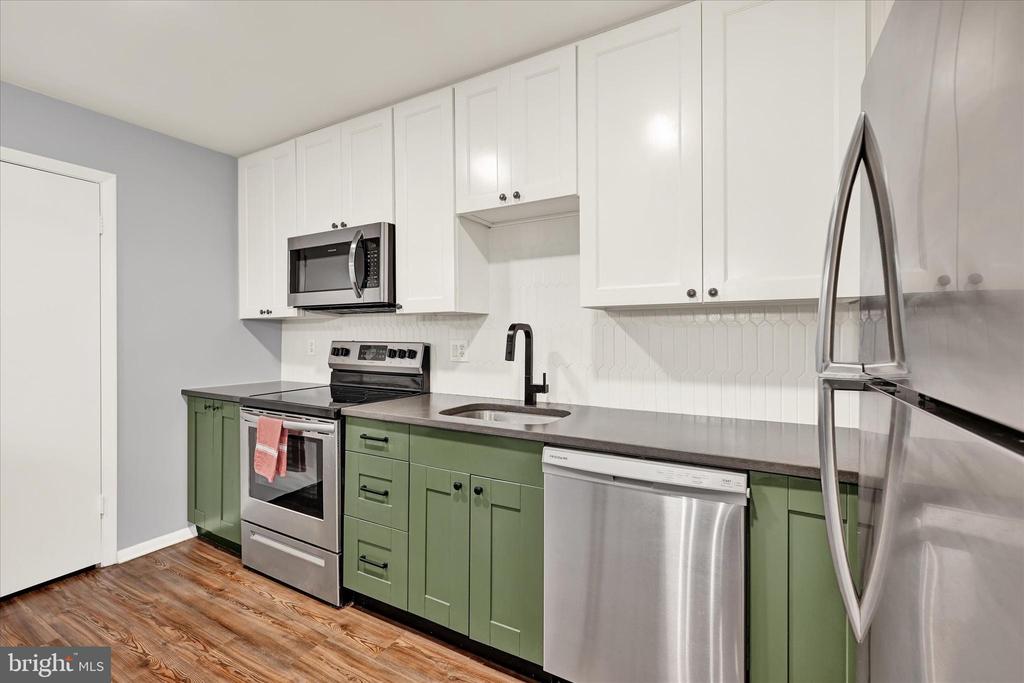 8000 VALLEY MANOR ROAD 1B