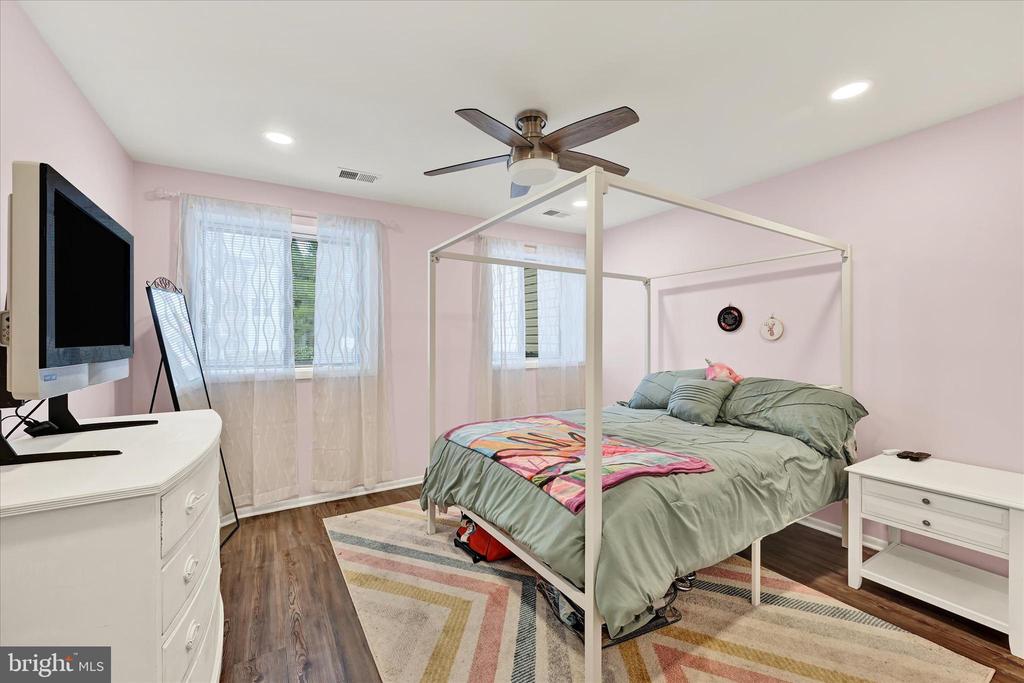 8000 VALLEY MANOR ROAD 1B