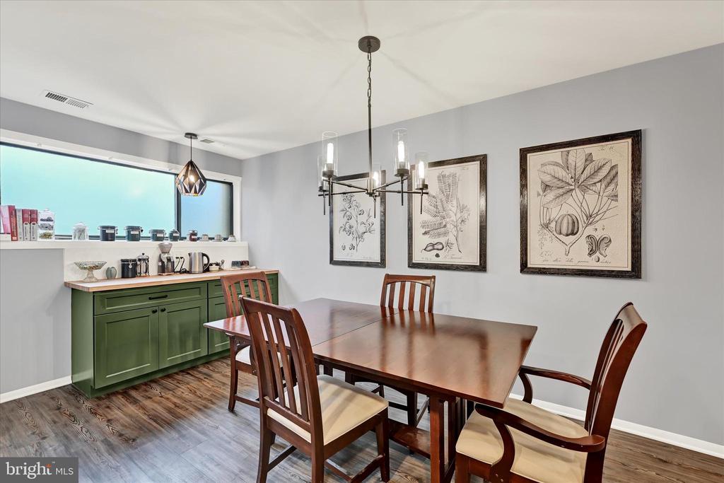 8000 VALLEY MANOR ROAD 1B