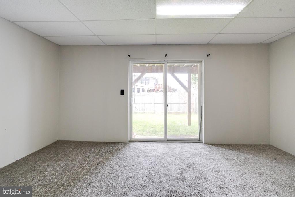 658 HUNTING FIELDS ROAD