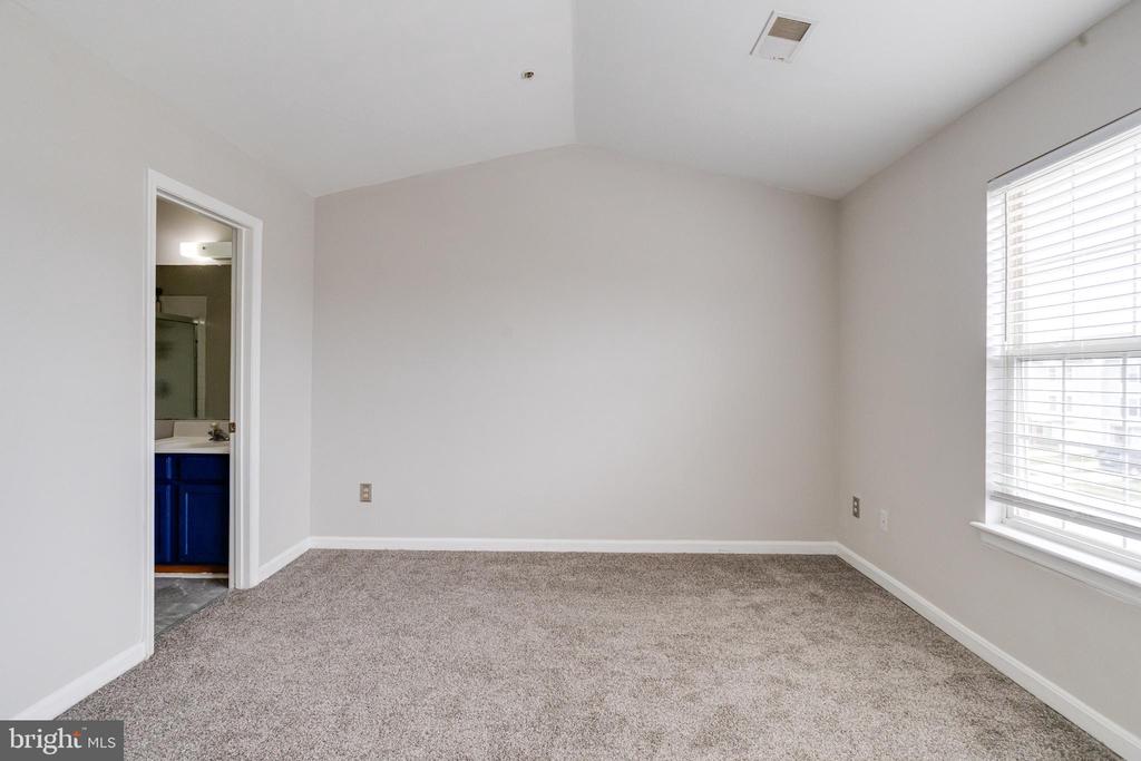 658 HUNTING FIELDS ROAD