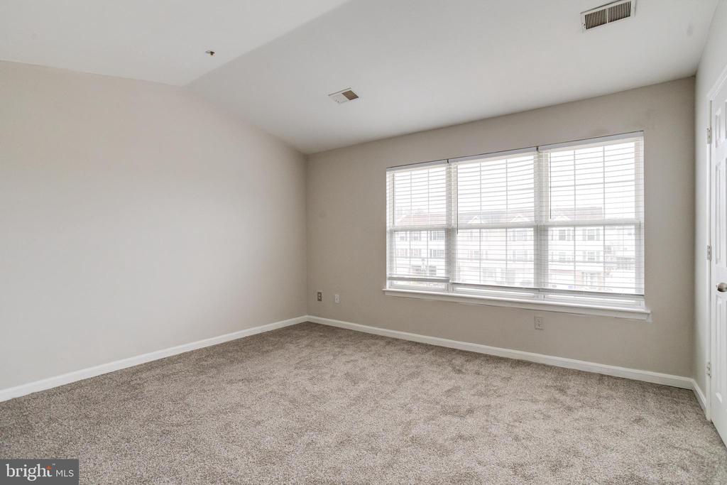 658 HUNTING FIELDS ROAD