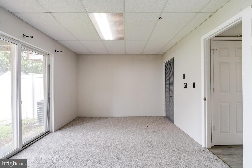 658 HUNTING FIELDS ROAD