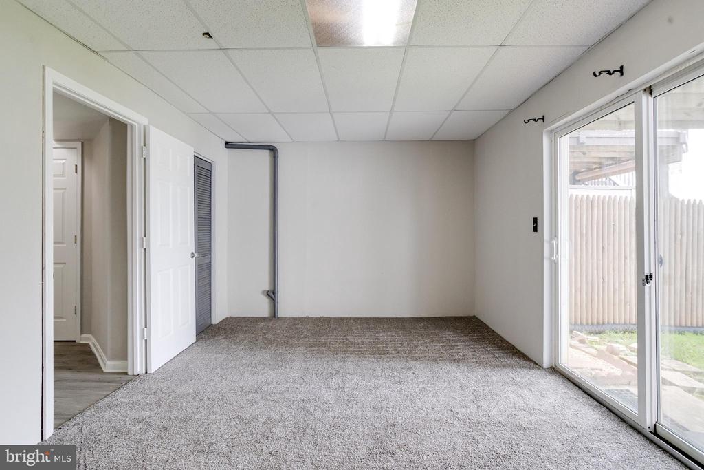 658 HUNTING FIELDS ROAD