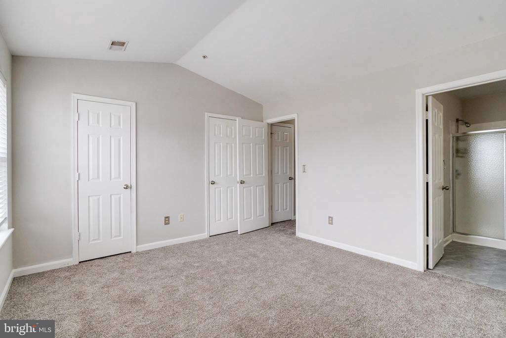 658 HUNTING FIELDS ROAD