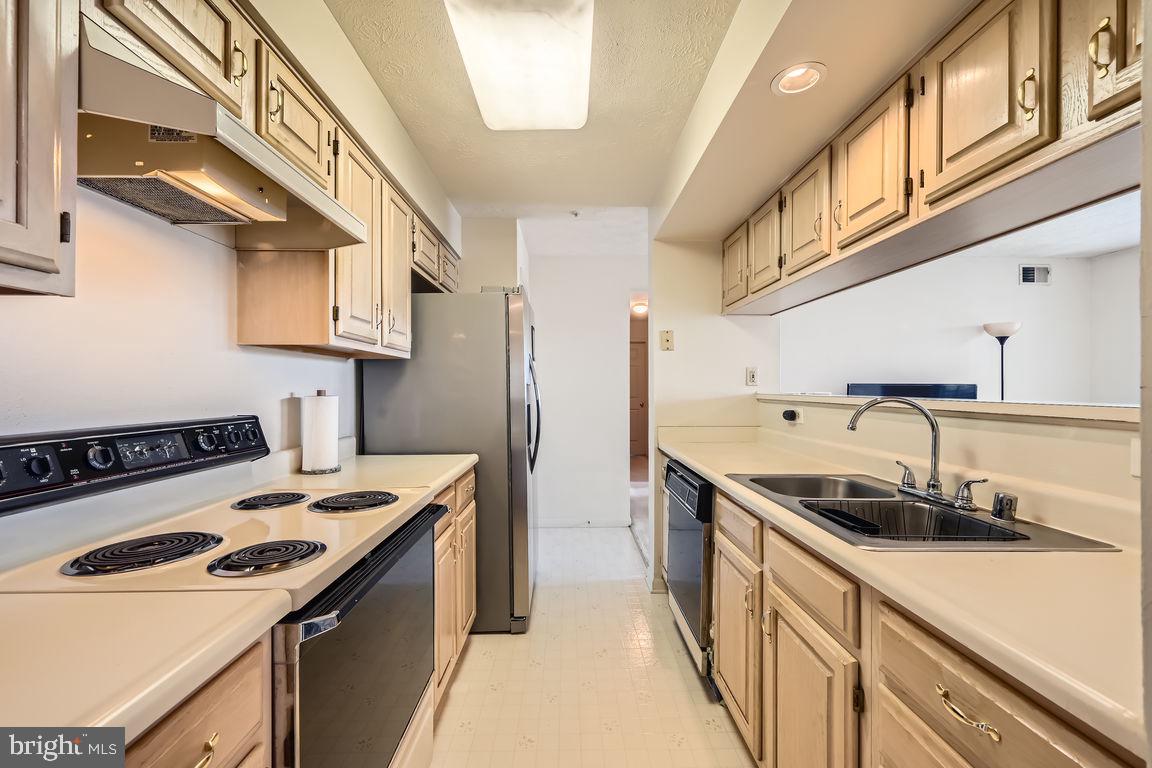 77 LAUREL PATH COURT 4