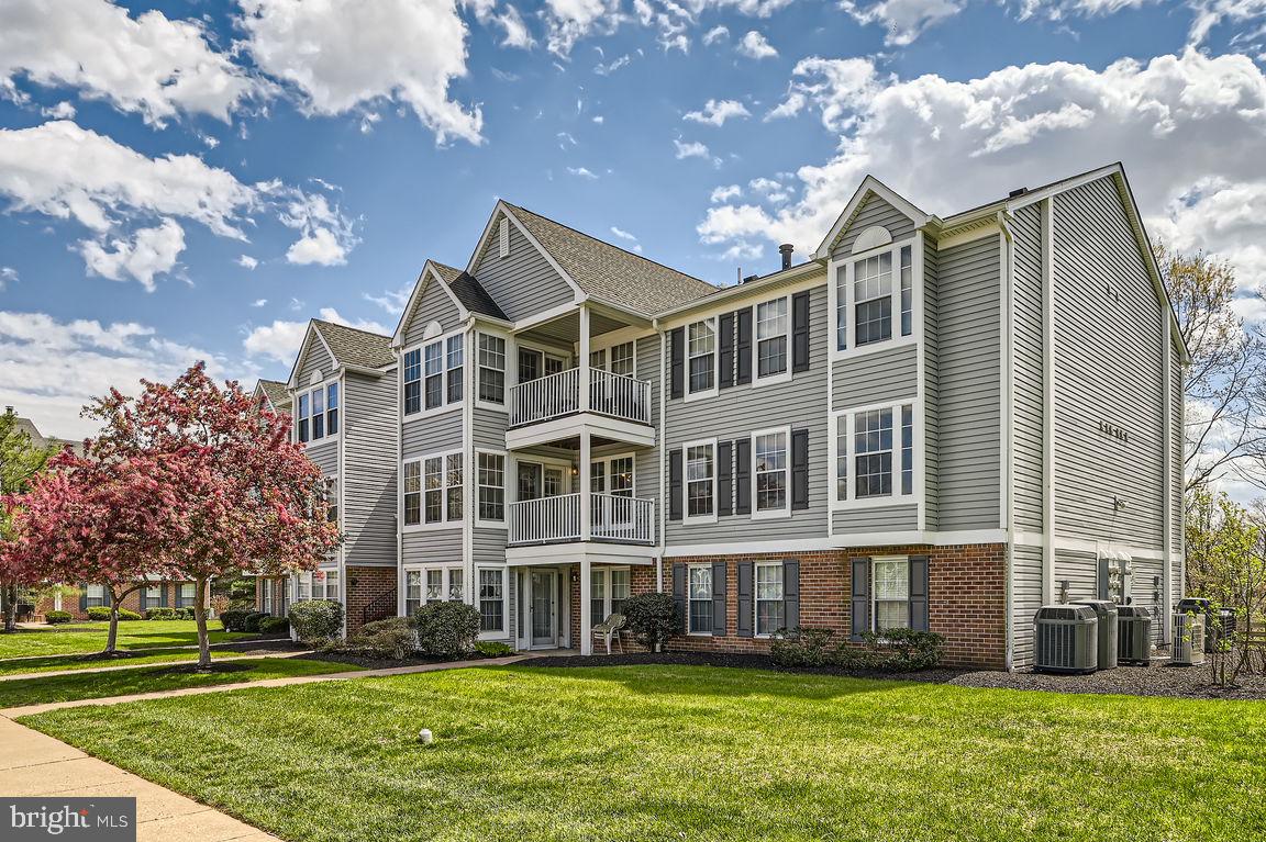 77 LAUREL PATH COURT 4