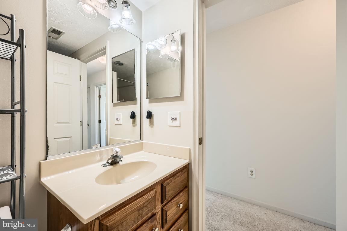 77 LAUREL PATH COURT 4