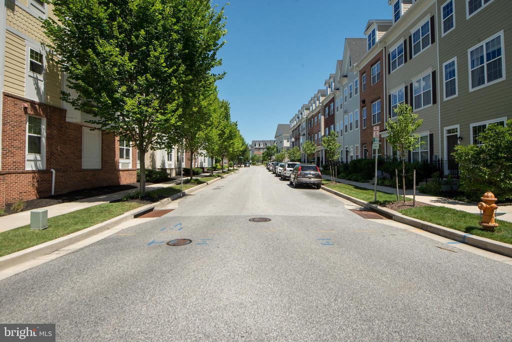 8 MERIDIAN LANE