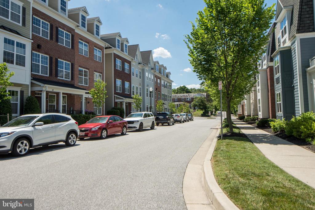 8 MERIDIAN LANE