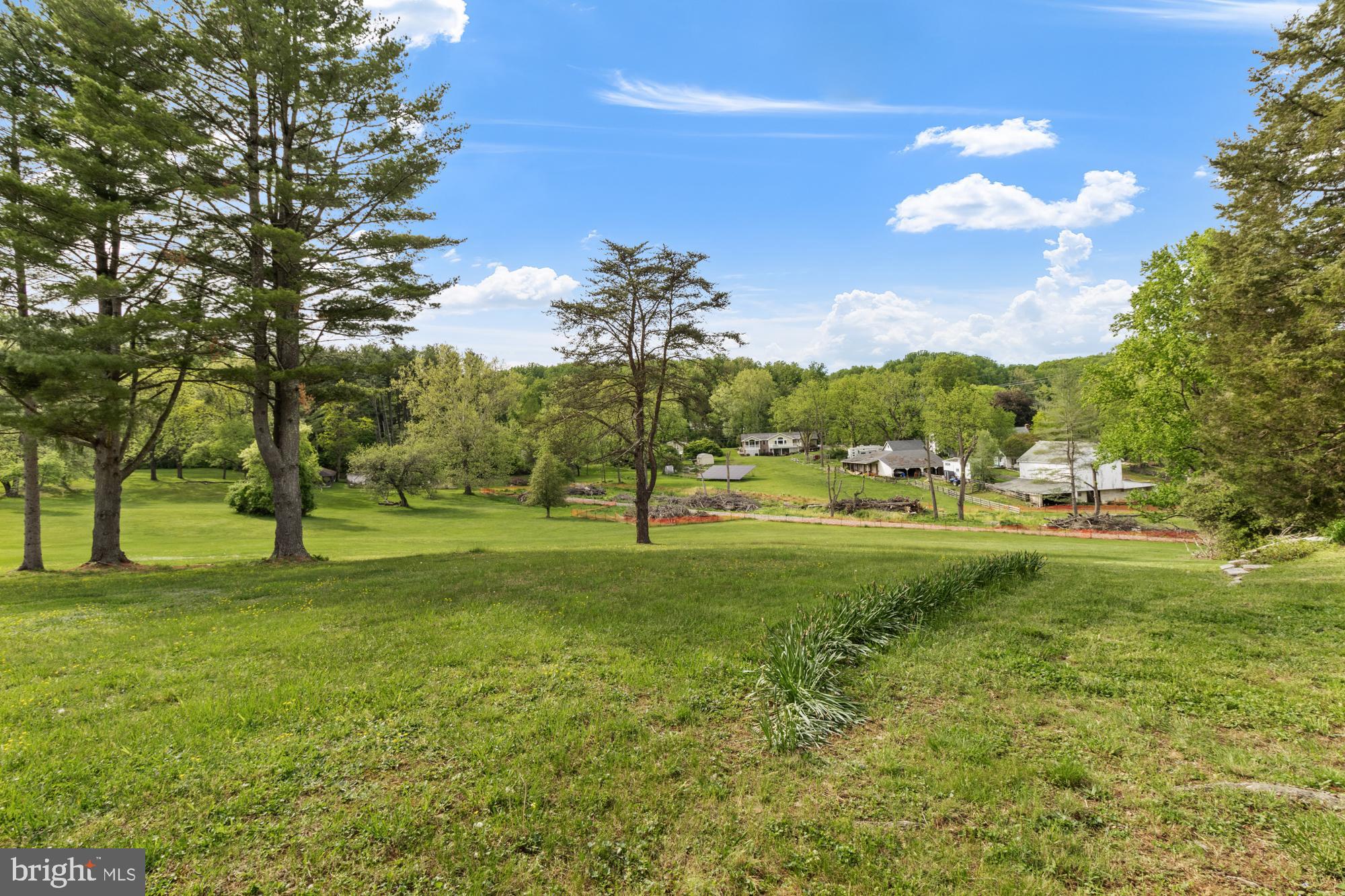 12 WAGON WHEEL COURT