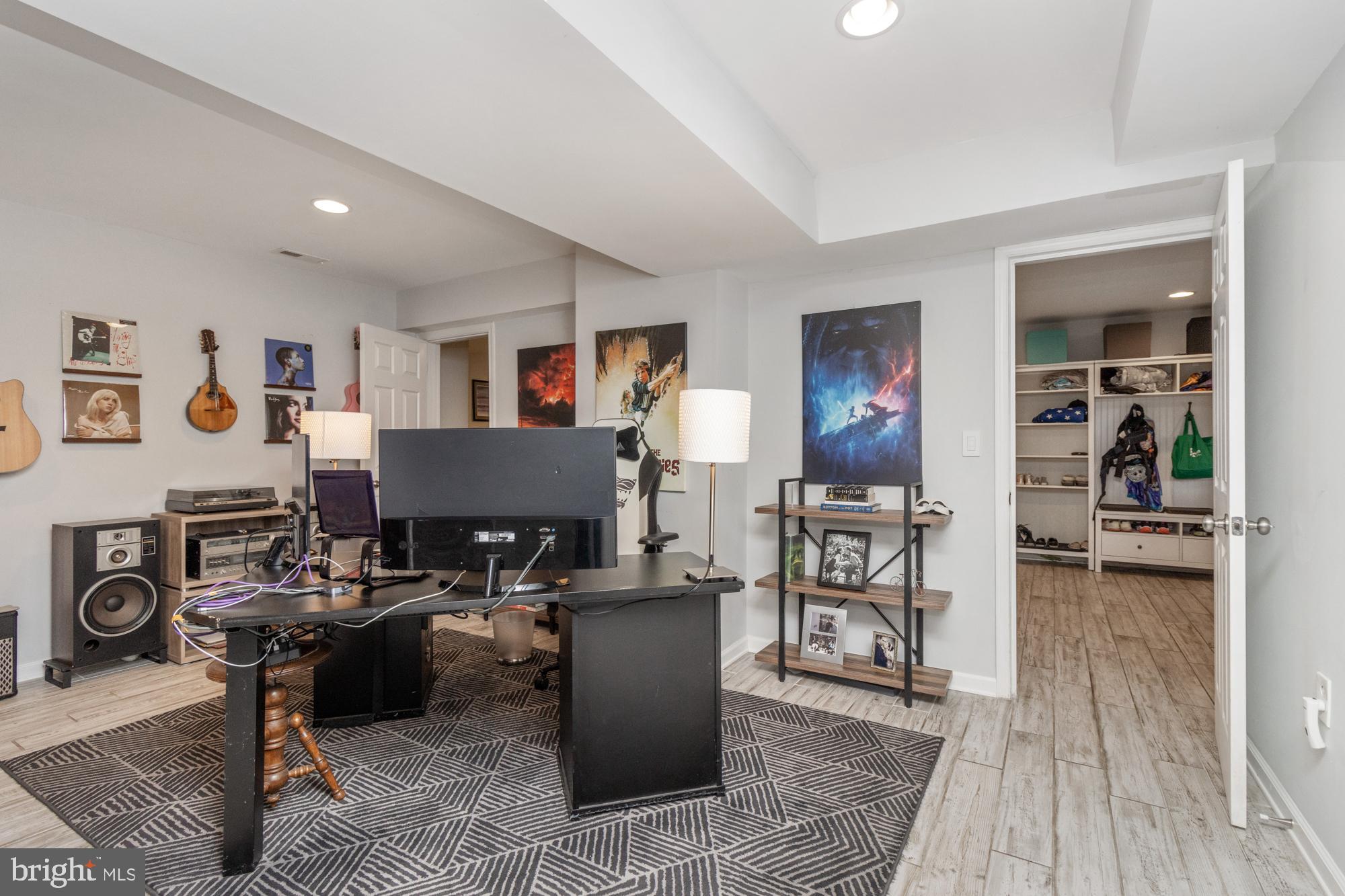 12 WAGON WHEEL COURT