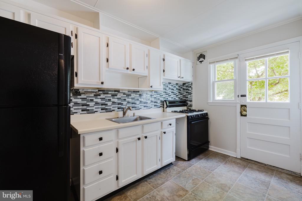 8306 LOCH RAVEN