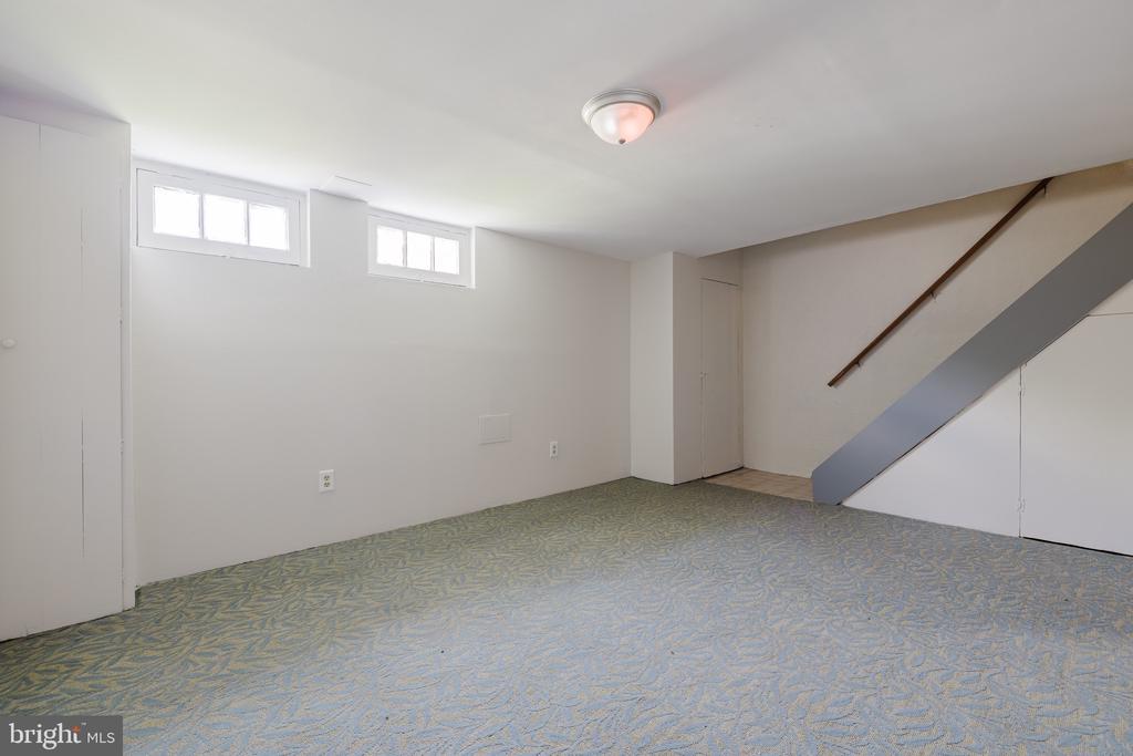 8306 LOCH RAVEN