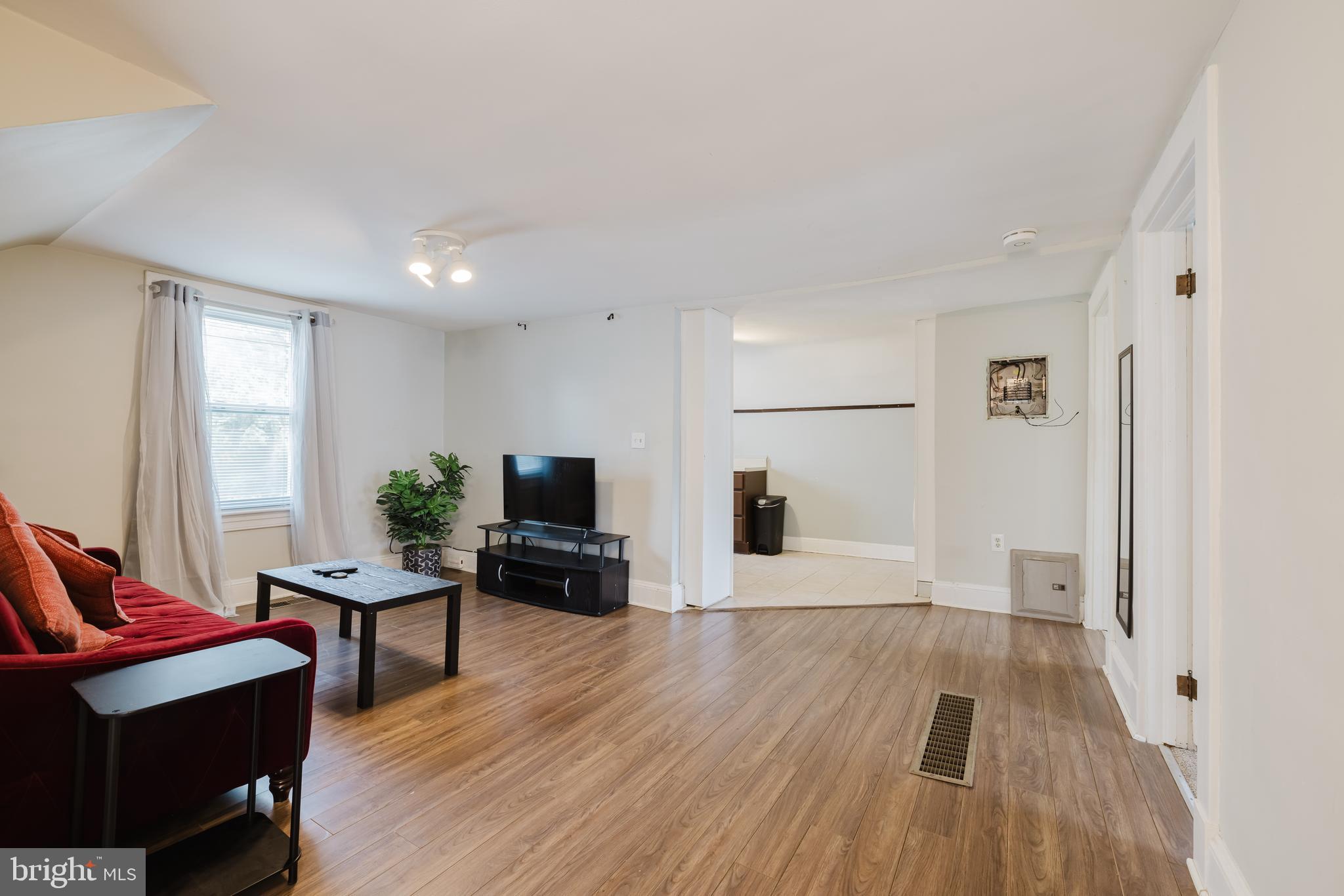 34 BURKE AVENUE E