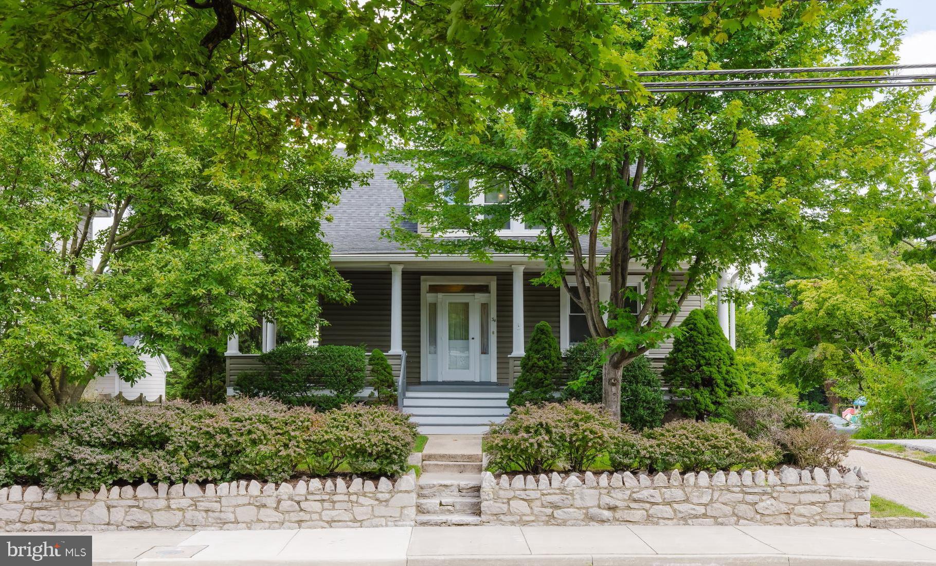 34 BURKE AVENUE E