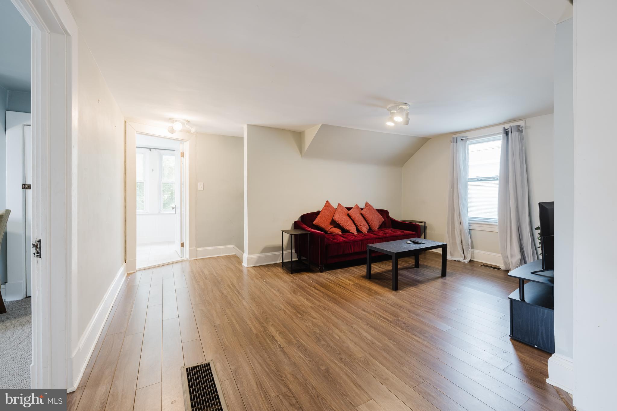34 BURKE AVENUE E