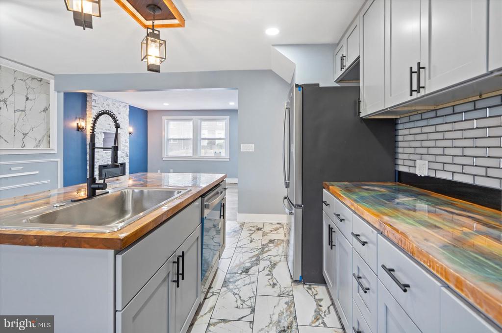 805 BRAESIDE ROAD