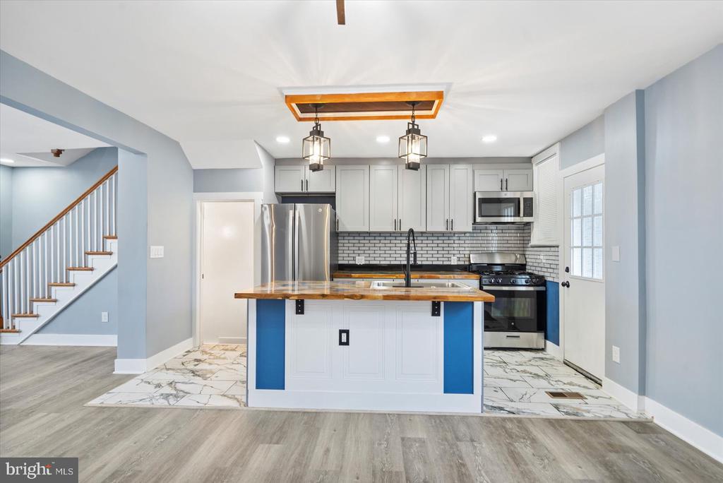 805 BRAESIDE ROAD