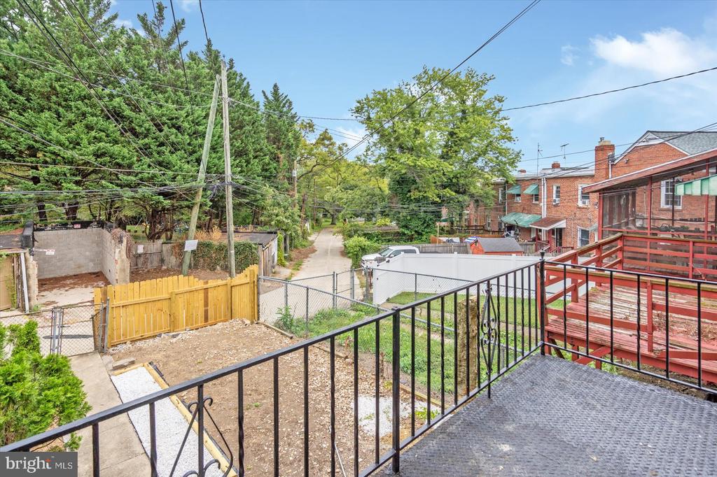 805 BRAESIDE ROAD