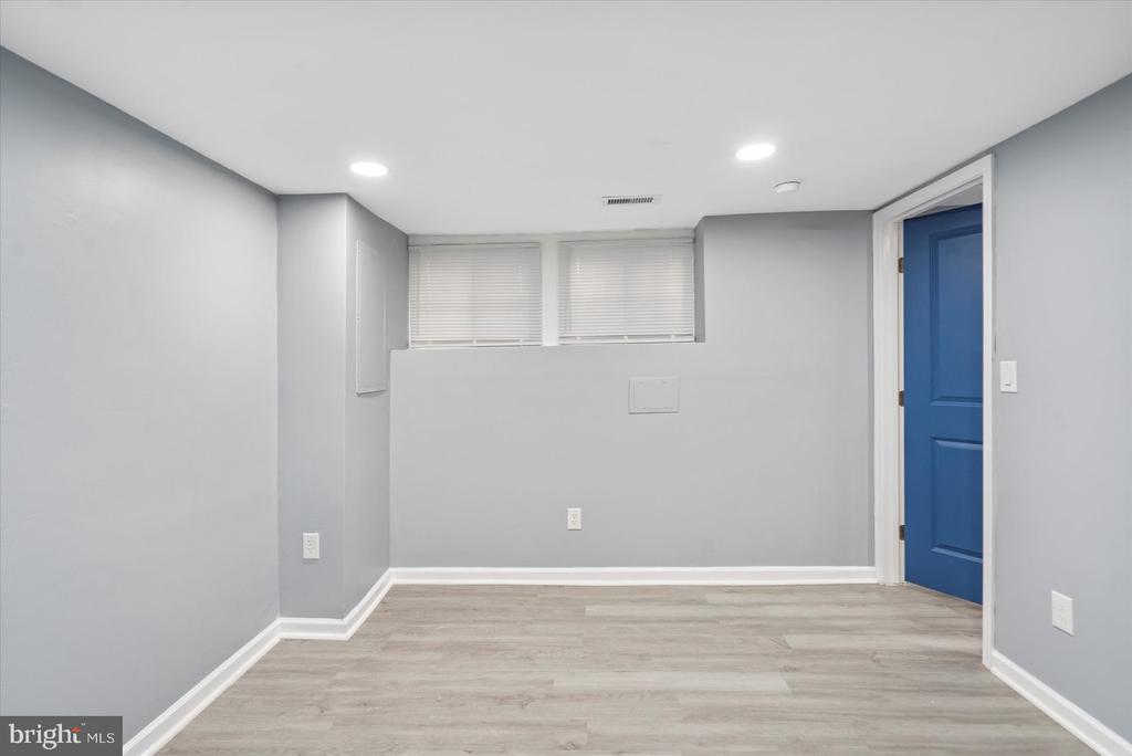 805 BRAESIDE ROAD