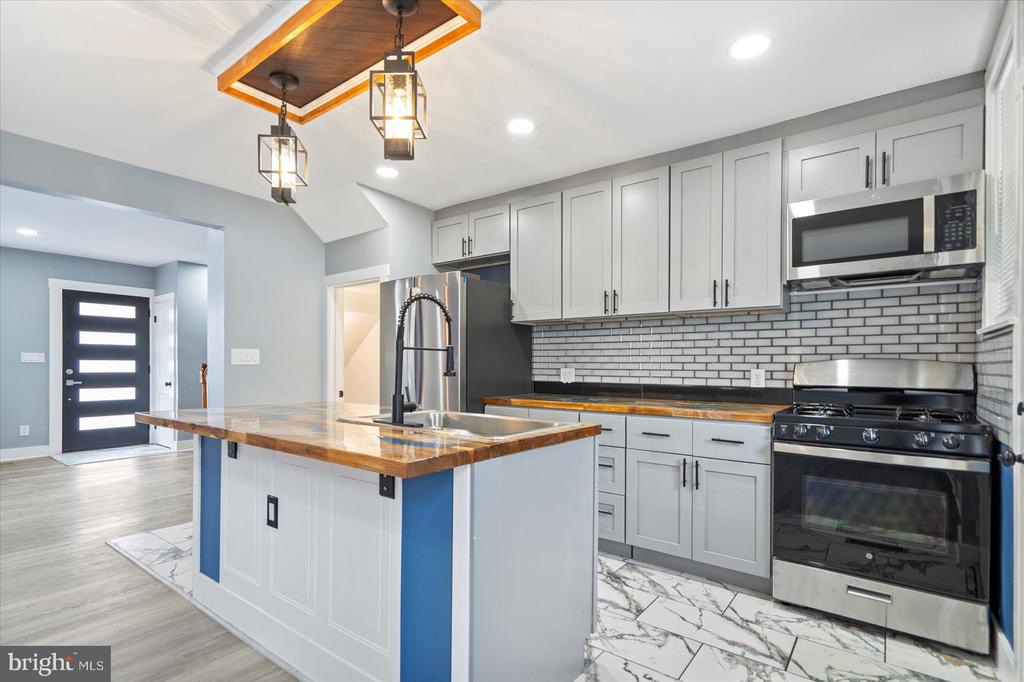 805 BRAESIDE ROAD