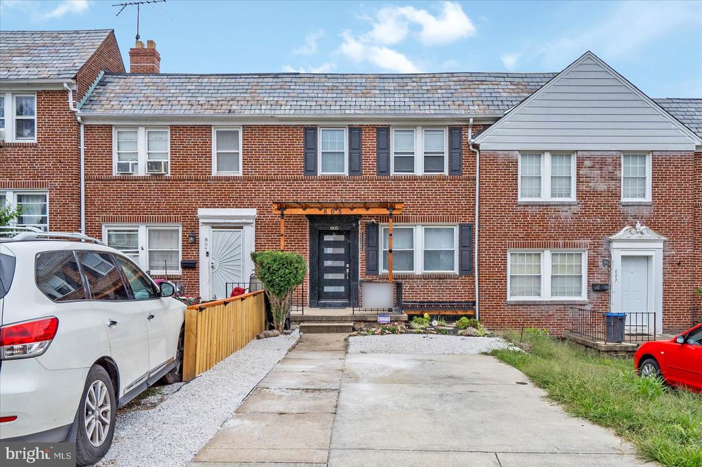 805 BRAESIDE ROAD