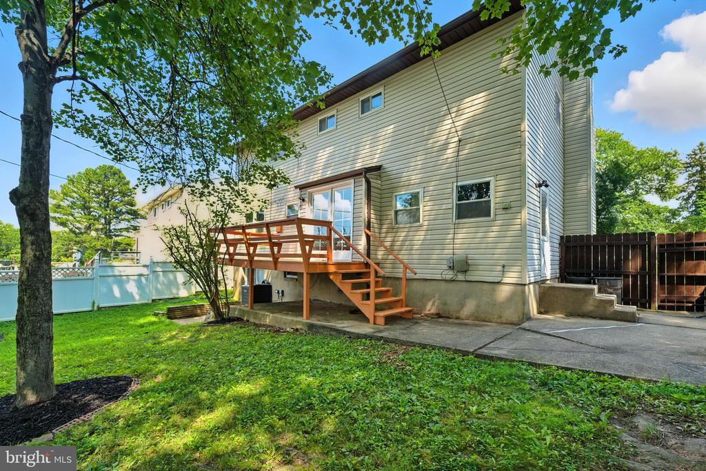 3916 TIVERTON ROAD