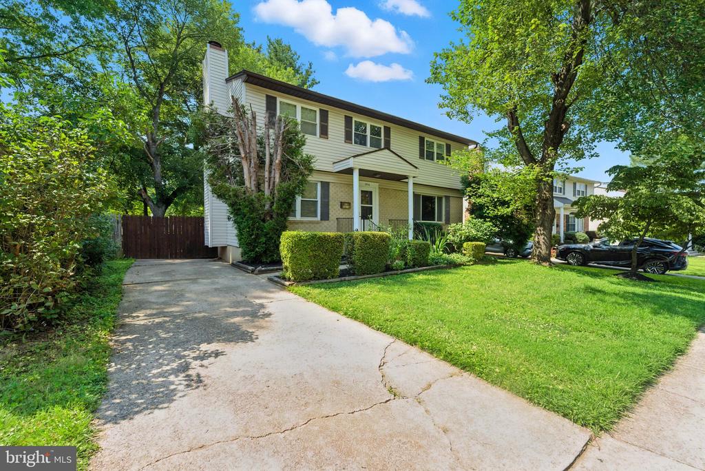 3916 TIVERTON ROAD