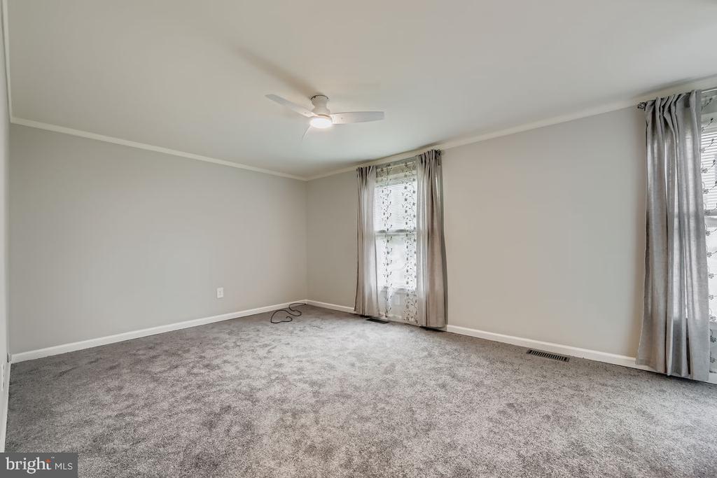 31 EWING DRIVE C