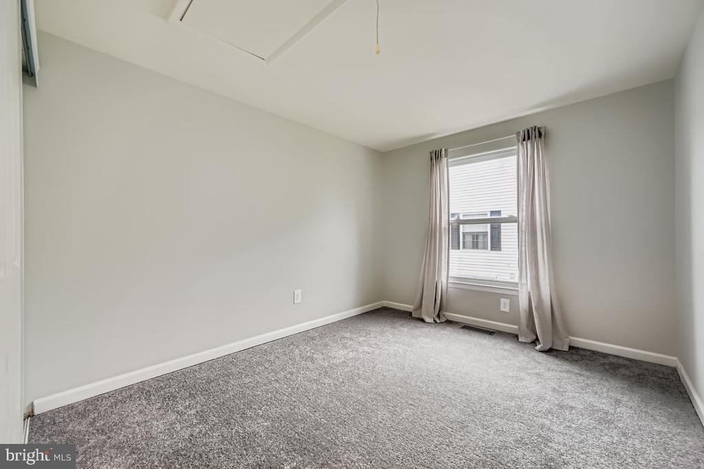 31 EWING DRIVE C