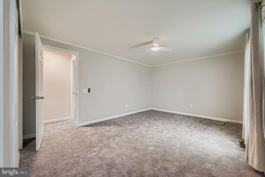 31 EWING DRIVE C