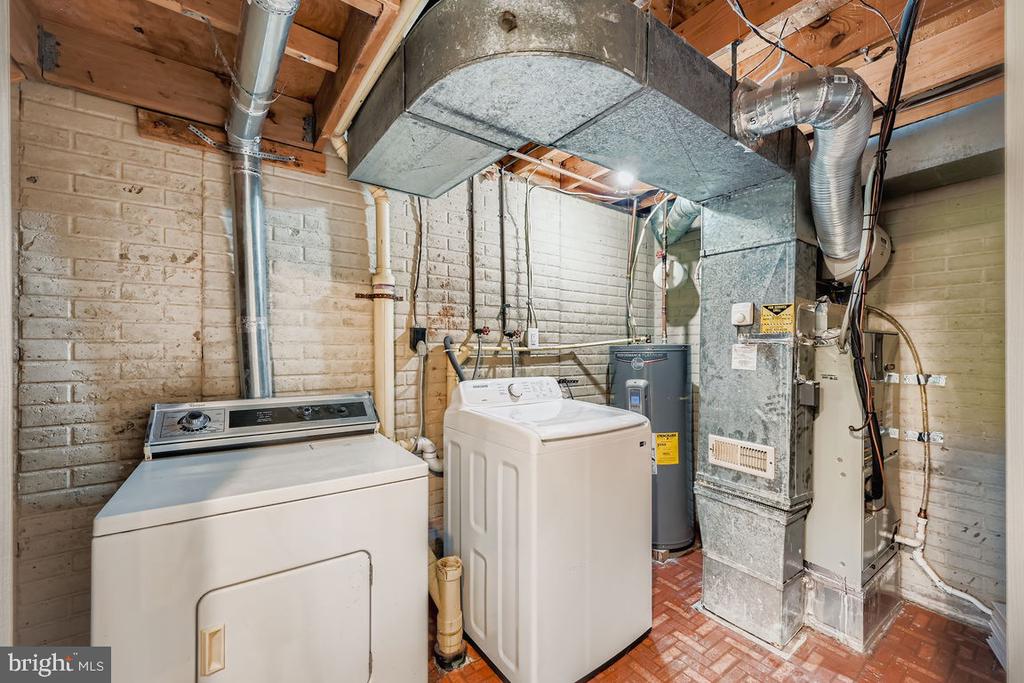 31 EWING DRIVE C