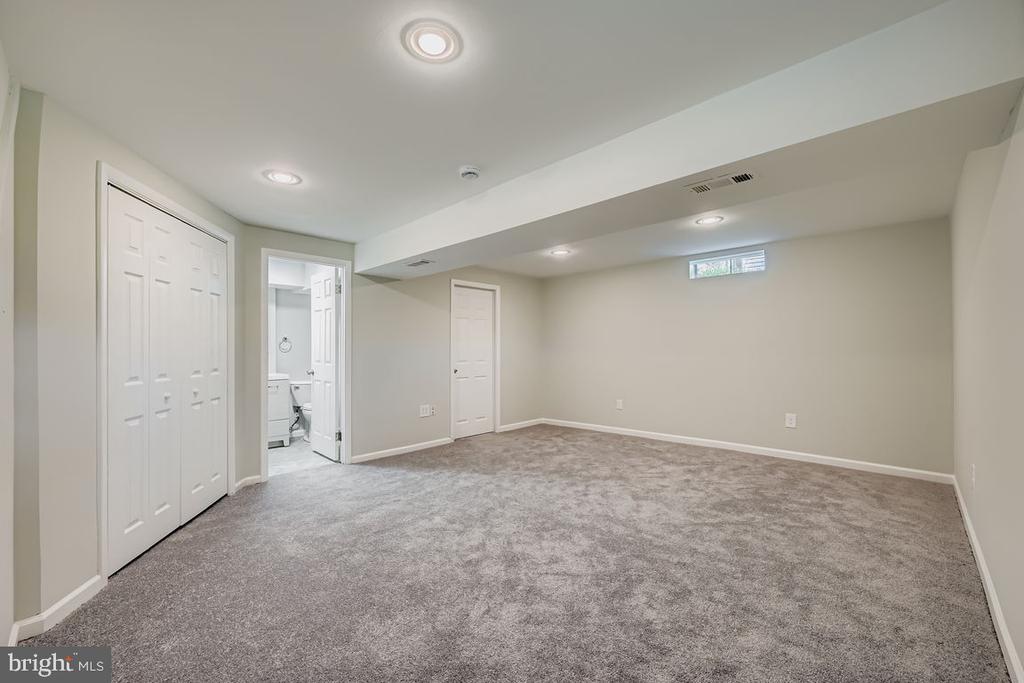 31 EWING DRIVE C
