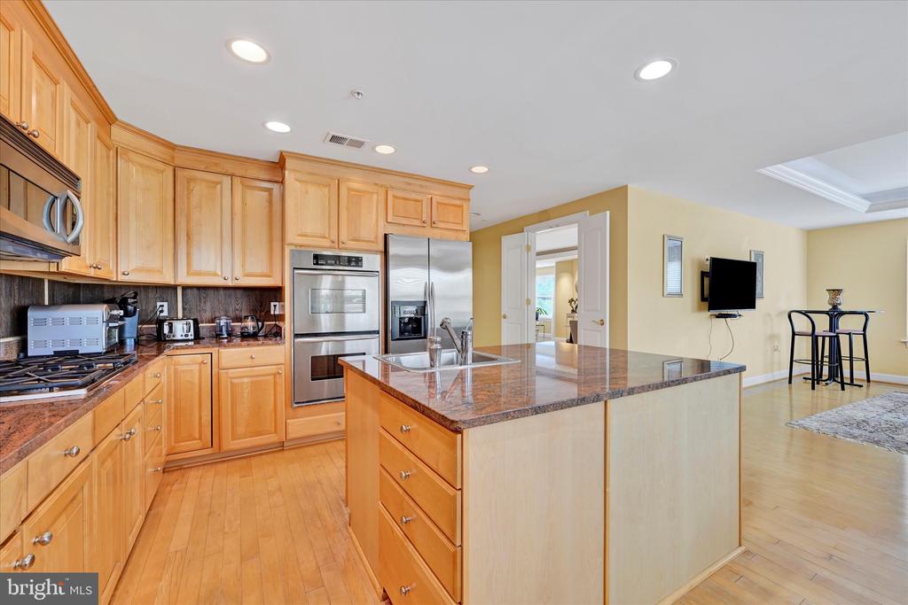 8002 BRYNMOR COURT 105