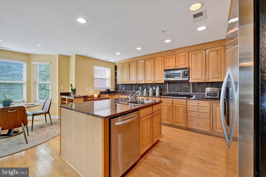 8002 BRYNMOR COURT 105