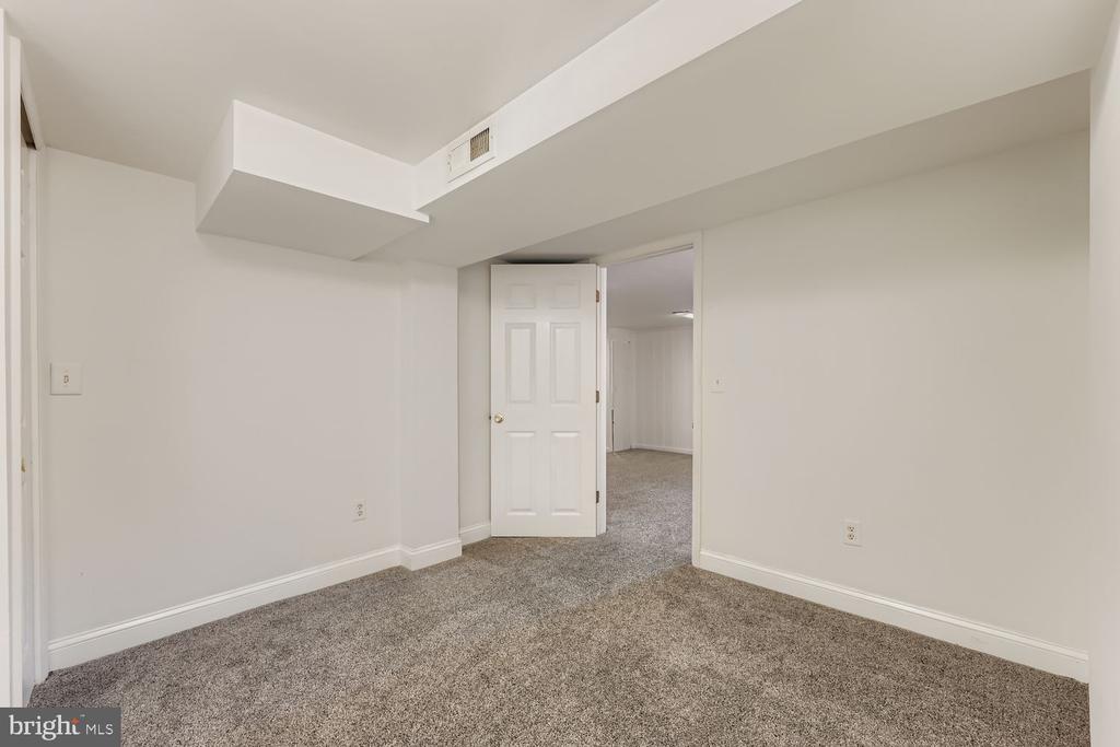 8119 KIRKWALL COURT